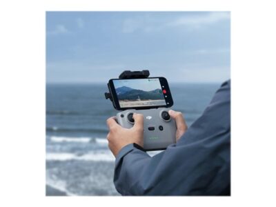 DJI Mini 2 SE ude over havet